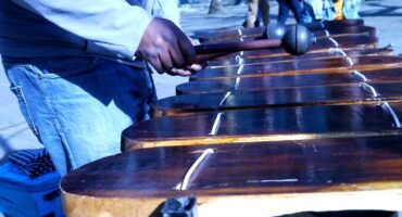 Play marimba